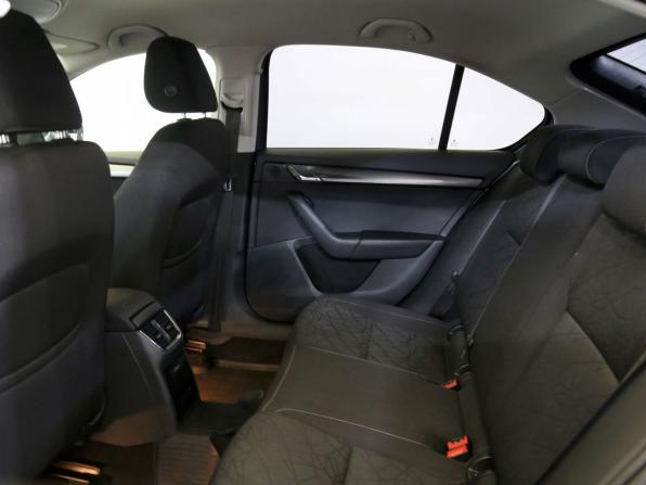 Skoda Octavia III (A7) Рестайлинг с пробегом 2019 года, цена 1 290 000 рублей, 250559 км, лифтбек, Автокод Объявления