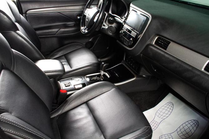 Mitsubishi Outlander III Рестайлинг 3 с пробегом 2019 года, цена 2 429 000 рублей, 195900 км, внедорожник, Автокод Объявления