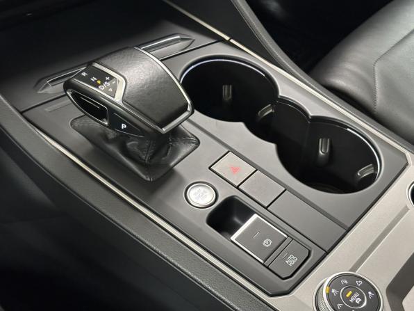 Volkswagen Touareg III с пробегом 2019 года, цена 5 390 000 рублей, 98489 км, внедорожник, Автокод Объявления