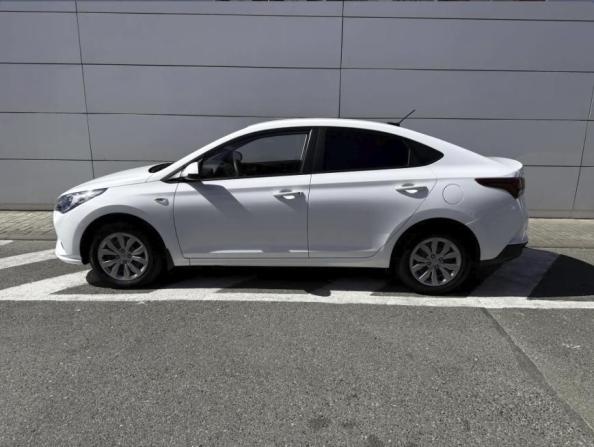 Hyundai Solaris II Рестайлинг с пробегом 2021 года, цена 1 690 000 рублей, 37000 км, седан, Автокод Объявления