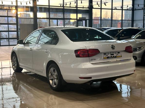 Volkswagen Jetta VI Рестайлинг с пробегом 2016 года, цена 1 090 000 рублей, 249000 км, седан, Автокод Объявления