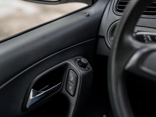 Volkswagen Polo V с пробегом 2015 года, цена 910 000 рублей, 121058 км, седан, Автокод Объявления