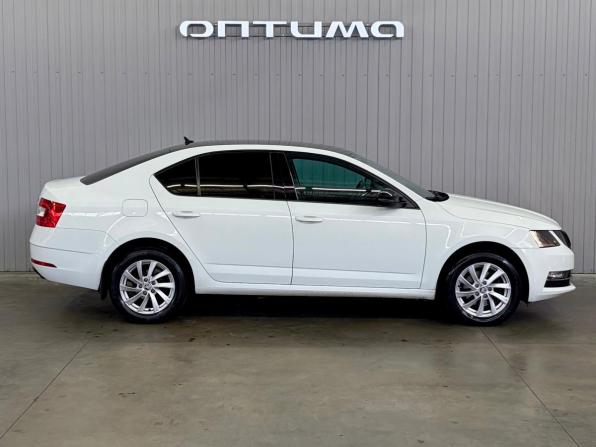 Skoda Octavia III (A7) Рестайлинг с пробегом 2018 года, цена 1 597 000 рублей, 98566 км, лифтбек, Автокод Объявления