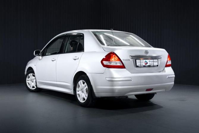 Nissan Tiida I Рестайлинг с пробегом 2010 года, цена 735 000 рублей, 193874 км, седан, Автокод Объявления