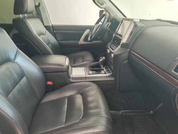 Toyota Land Cruiser 200 Series Рестайлинг 2 с пробегом 2017 года, цена 6 790 000 рублей, 221575 км, внедорожник, Автокод Объявления