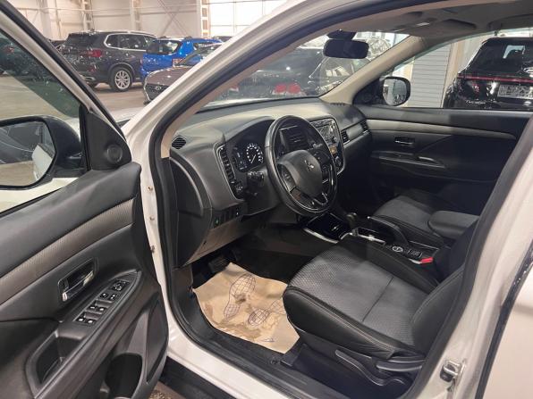 Mitsubishi Outlander III Рестайлинг 2 с пробегом 2017 года, цена 1 830 000 рублей, 149995 км, внедорожник, Автокод Объявления