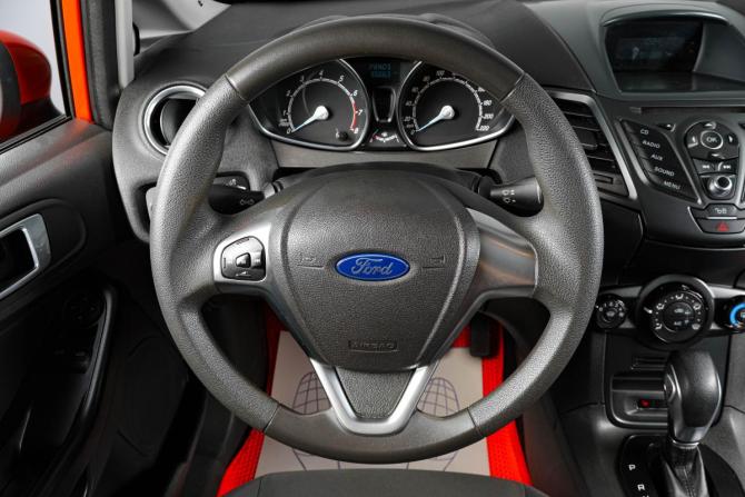 Ford Fiesta Mk6 Рестайлинг с пробегом 2015 года, цена 819 000 рублей, 166000 км, седан, Автокод Объявления