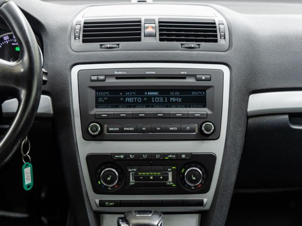Skoda Octavia II (A5) Рестайлинг с пробегом 2012 года, цена 1 048 000 рублей, 179665 км, лифтбек, Автокод Объявления