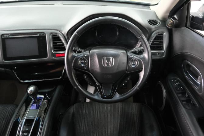 Honda Vezel I с пробегом 2013 года, цена 1 669 000 рублей, 130000 км, внедорожник, Автокод Объявления