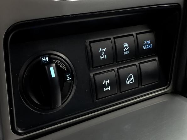 Toyota Land Cruiser Prado 150 Series Рестайлинг 2 с пробегом 2020 года, цена 4 685 000 рублей, 173638 км, внедорожник, Автокод Объявления