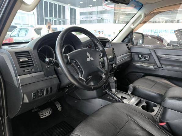 Mitsubishi Pajero IV Рестайлинг 1 с пробегом 2013 года, цена 1 950 000 рублей, 289636 км, внедорожник, Автокод Объявления