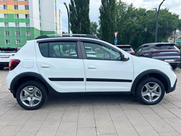 Renault Sandero II Рестайлинг с пробегом 2019 года, цена 1 212 500 рублей, 50700 км, хэтчбек, Автокод Объявления