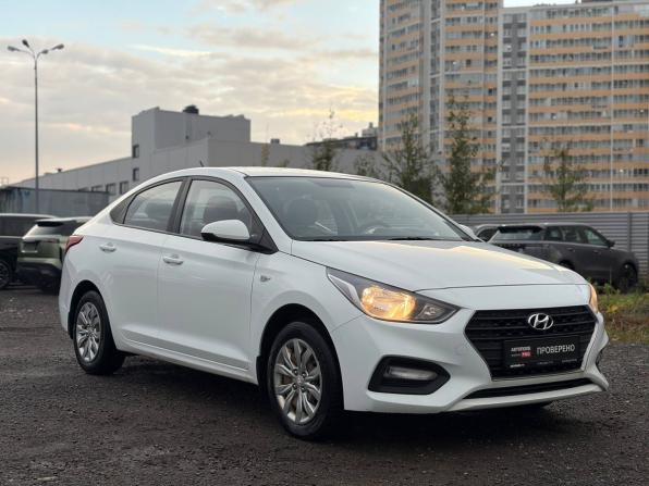 Hyundai Solaris II с пробегом 2017 года, цена 1 240 000 рублей, 114000 км, седан, Автокод Объявления