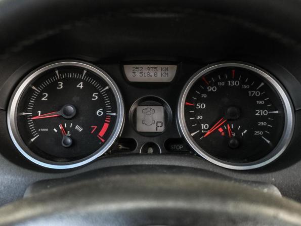 Renault Megane II Рестайлинг с пробегом 2008 года, цена 649 000 рублей, 252975 км, седан, Автокод Объявления
