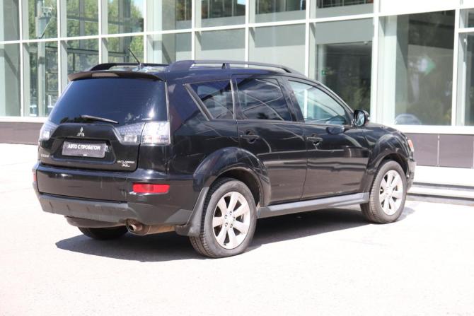 Mitsubishi Outlander II Рестайлинг с пробегом 2011 года, цена 871 000 рублей, 284895 км, внедорожник, Автокод Объявления