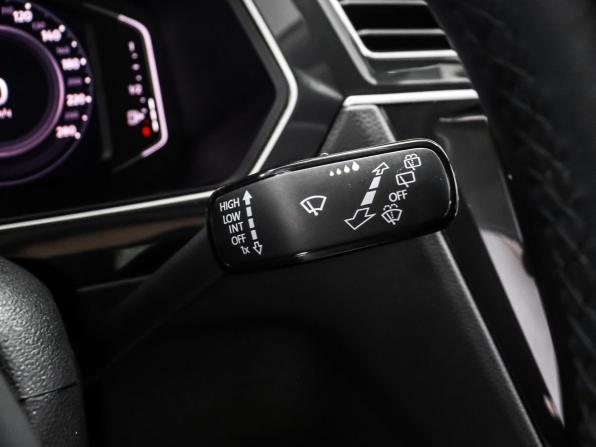 Volkswagen Tiguan II Рестайлинг с пробегом 2021 года, цена 3 129 000 рублей, 90444 км, внедорожник, Автокод Объявления