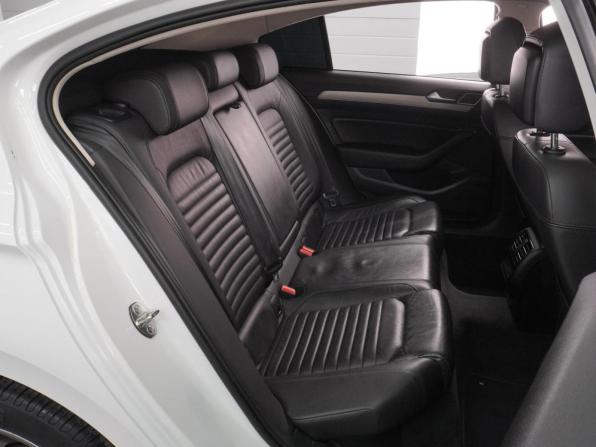 Volkswagen Passat B8 с пробегом 2018 года, цена 2 226 000 рублей, 235397 км, седан, Автокод Объявления