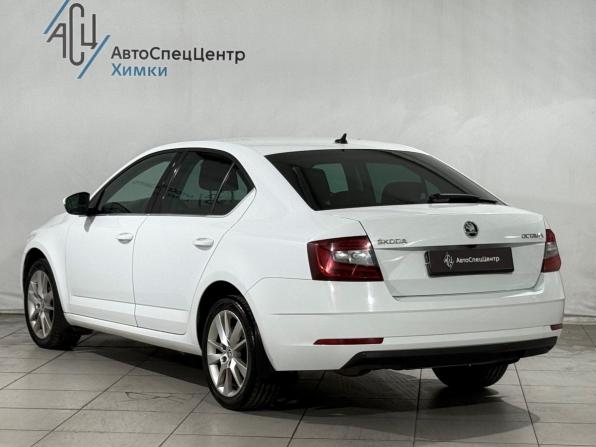 Skoda Octavia III (A7) Рестайлинг с пробегом 2019 года, цена 1 699 800 рублей, 216000 км, лифтбек, Автокод Объявления