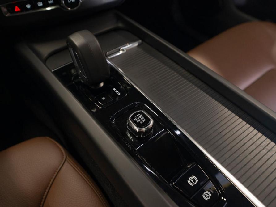 Volvo XC60 II Рестайлинг Москва  - изображение 19