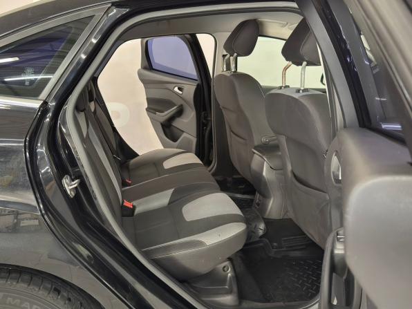 Ford Focus III с пробегом 2013 года, цена 930 000 рублей, 136001 км, седан, Автокод Объявления