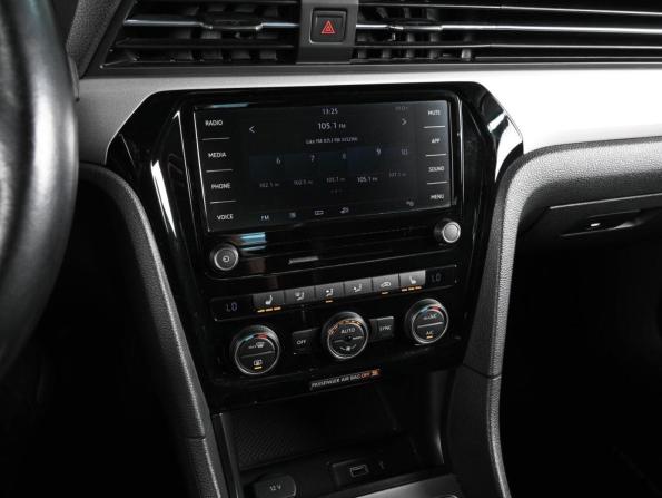 Volkswagen Passat (North America and China) II (NA Market) с пробегом 2020 года, цена 2 369 000 рублей, 89662 км, седан, Автокод Объявления