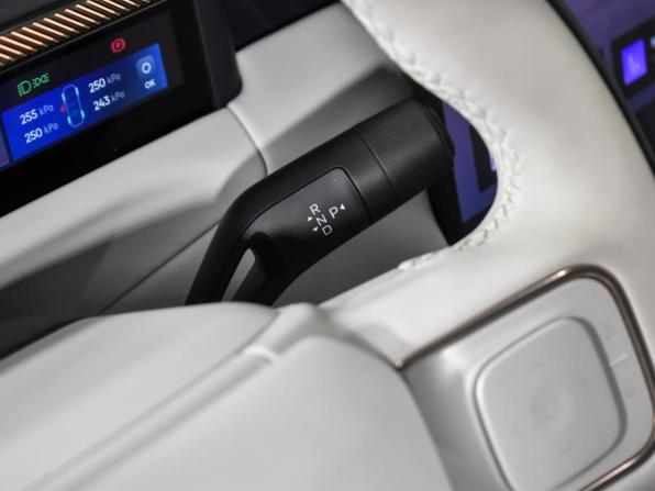 Lynk &amp; Co 900 с пробегом 2025 года, цена 7 200 000 рублей, 5958 км, внедорожник, Автокод Объявления