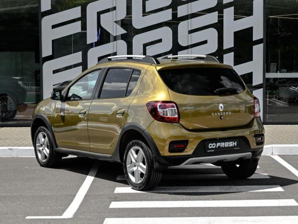 Renault Sandero II с пробегом 2015 года, цена 1 009 000 рублей, 62705 км, хэтчбек, Автокод Объявления