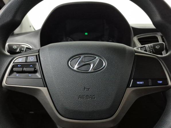 Hyundai Solaris II с пробегом 2019 года, цена 1 330 000 рублей, 127700 км, седан, Автокод Объявления