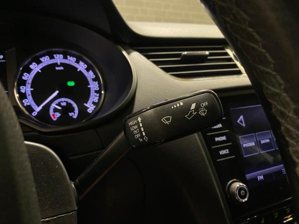 Skoda Octavia III (A7) Рестайлинг с пробегом 2019 года, цена 1 525 000 рублей, 208166 км, лифтбек, Автокод Объявления