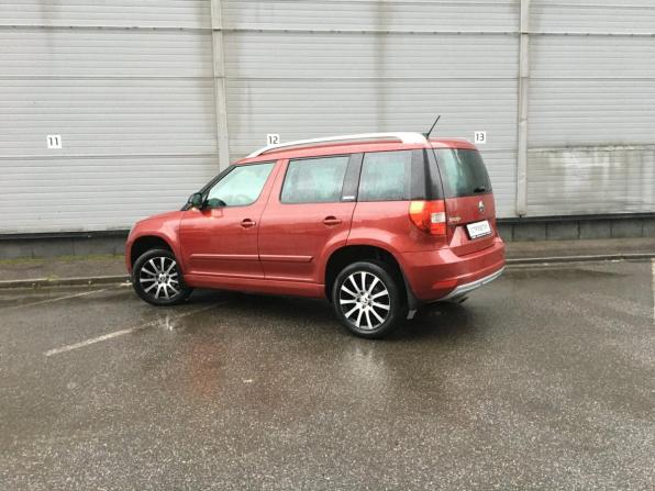 Skoda Yeti I Рестайлинг с пробегом 2017 года, цена 1 489 000 рублей, 61021 км, внедорожник, Автокод Объявления