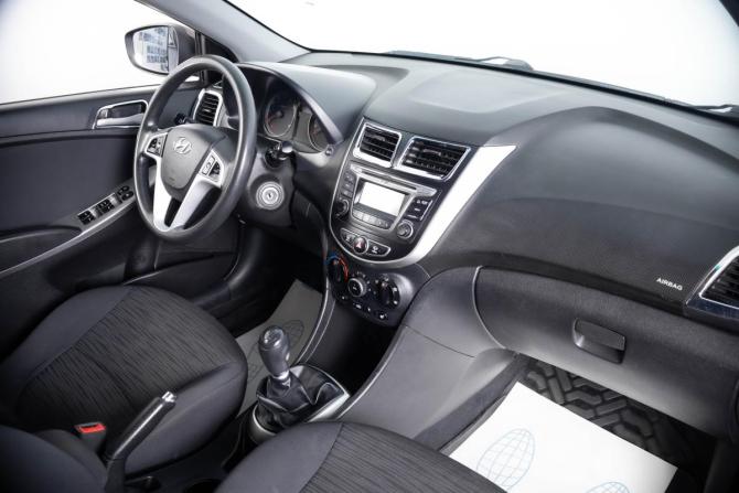 Hyundai Solaris I Рестайлинг с пробегом 2016 года, цена 899 000 рублей, 200302 км, хэтчбек, Автокод Объявления