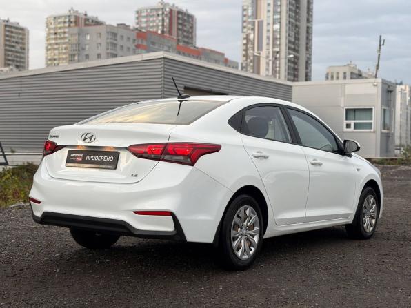 Hyundai Solaris II с пробегом 2017 года, цена 1 240 000 рублей, 114000 км, седан, Автокод Объявления