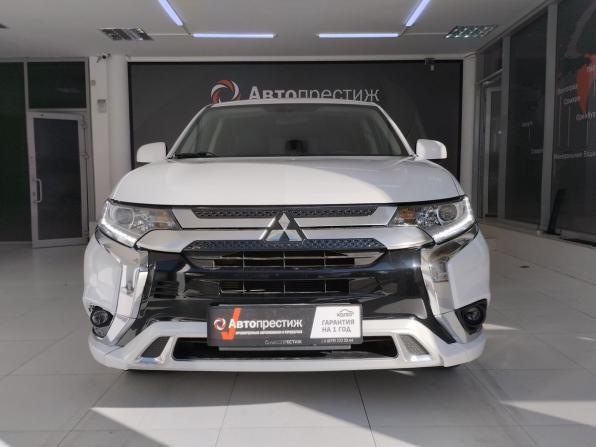 Mitsubishi Outlander III Рестайлинг 3 с пробегом 2022 года, цена 2 360 000 рублей, 60865 км, внедорожник, Автокод Объявления