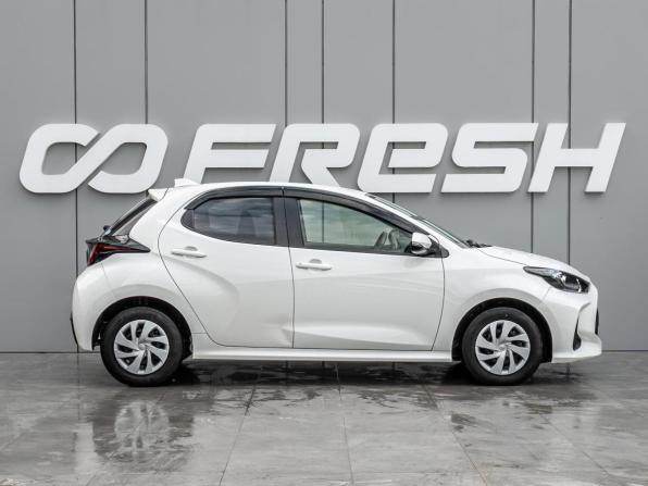 Toyota Yaris IV с пробегом 2020 года, цена 1 240 000 рублей, 47566 км, хэтчбек, Автокод Объявления