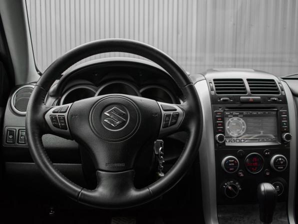 Suzuki Grand Vitara II Рестайлинг с пробегом 2011 года, цена 1 300 000 рублей, 237618 км, внедорожник, Автокод Объявления