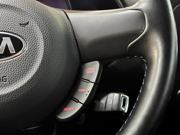 Kia Soul II Рестайлинг с пробегом 2018 года, цена 1 279 000 рублей, 231000 км, хэтчбек, Автокод Объявления