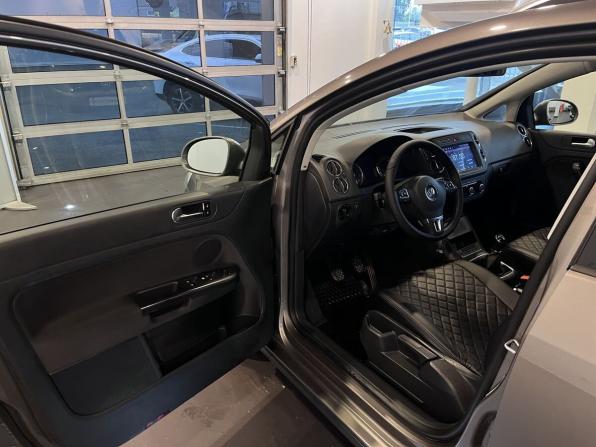 Volkswagen Golf Plus II с пробегом 2012 года, цена 477 500 рублей, 339462 км, хэтчбек, Автокод Объявления
