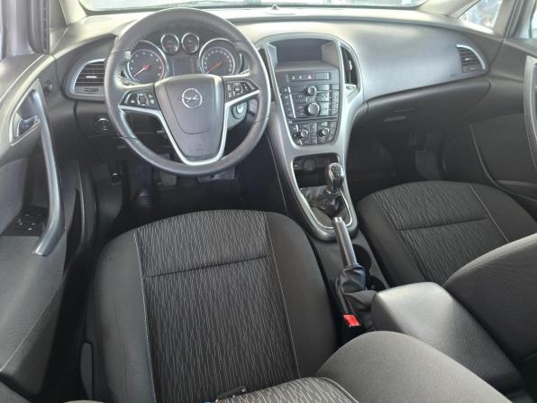 Opel Astra J Рестайлинг с пробегом 2013 года, цена 949 000 рублей, 179034 км, хэтчбек, Автокод Объявления