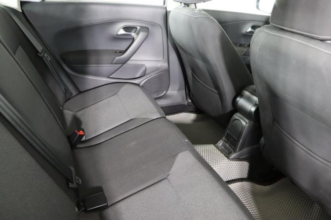 Volkswagen Polo V Рестайлинг с пробегом 2018 года, цена 1 349 990 рублей, 87458 км, седан, Автокод Объявления