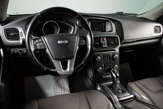 Volvo V40 II с пробегом 2014 года, цена 1 389 000 рублей, 105000 км, хэтчбек, Автокод Объявления