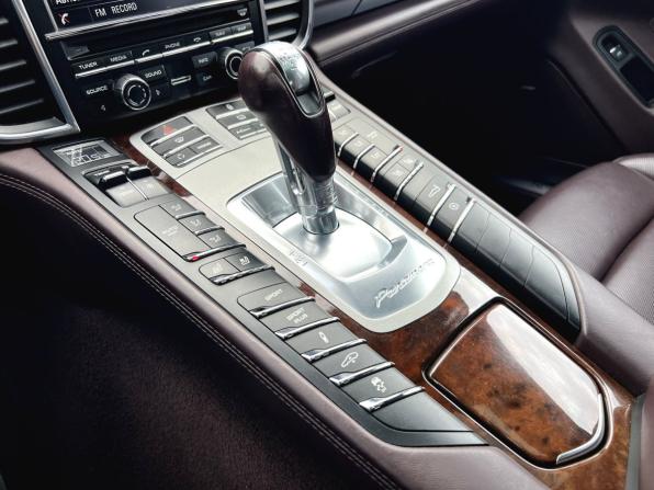 Porsche Panamera I с пробегом 2013 года, цена 2 400 000 рублей, 181126 км, лифтбек, Автокод Объявления