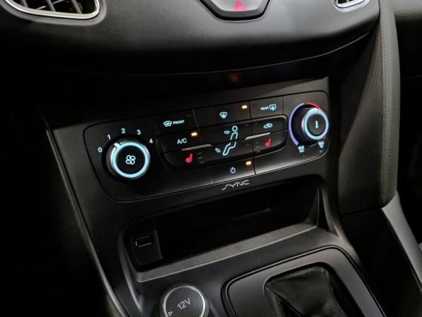Ford Focus III Рестайлинг с пробегом 2018 года, цена 1 190 000 рублей, 56782 км, седан, Автокод Объявления