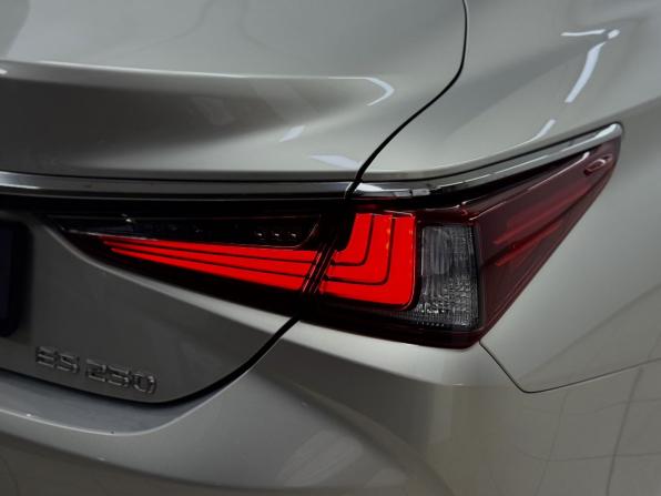 Lexus ES VII с пробегом 2019 года, цена 3 498 000 рублей, 139935 км, седан, Автокод Объявления