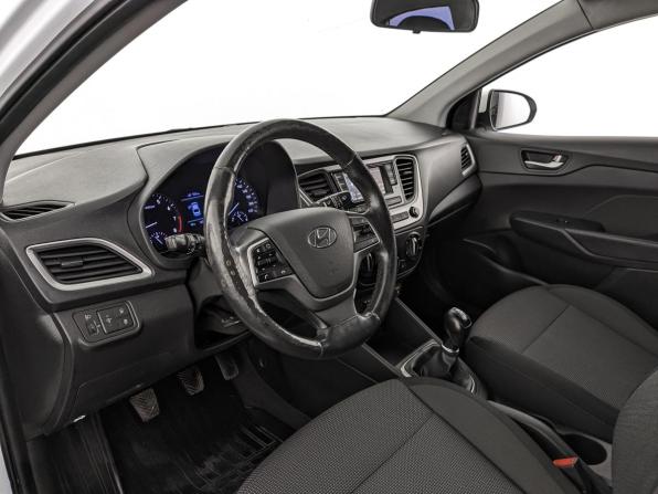 Hyundai Solaris II с пробегом 2018 года, цена 1 100 000 рублей, 167007 км, седан, Автокод Объявления