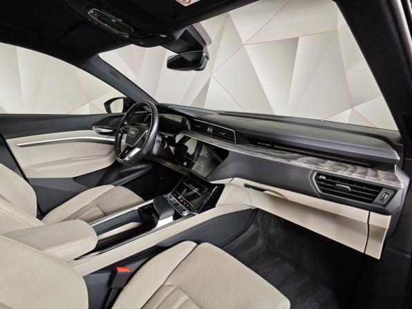 Audi e-tron I с пробегом 2021 года, цена 3 195 000 рублей, 142875 км, внедорожник, Автокод Объявления