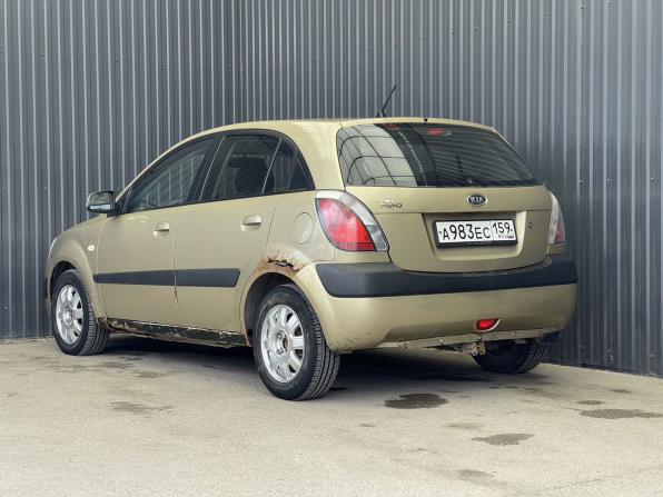 Kia Rio II с пробегом 2005 года, цена 165 000 рублей, 200000 км, хэтчбек, Автокод Объявления