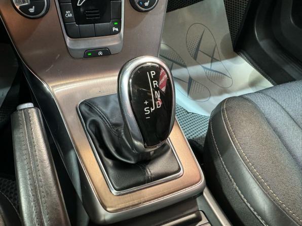 Volvo V40 Cross Country I с пробегом 2014 года, цена 1 450 000 рублей, 176228 км, хэтчбек, Автокод Объявления
