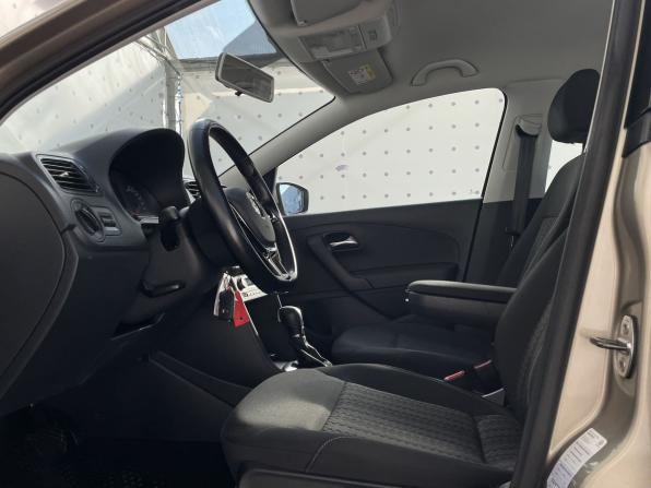 Volkswagen Polo V Рестайлинг с пробегом 2017 года, цена 1 150 000 рублей, 153684 км, седан, Автокод Объявления