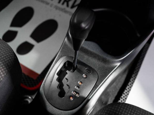 Toyota Vitz III (XP130) Рестайлинг с пробегом 2015 года, цена 725 000 рублей, 179944 км, хэтчбек, Автокод Объявления