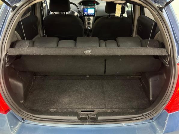 Toyota Yaris II с пробегом 2006 года, цена 380 000 рублей, 286929 км, хэтчбек, Автокод Объявления